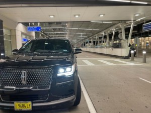 HAVING A LUXURY LIMOUSINE VS A CAB OR RIDESHARE